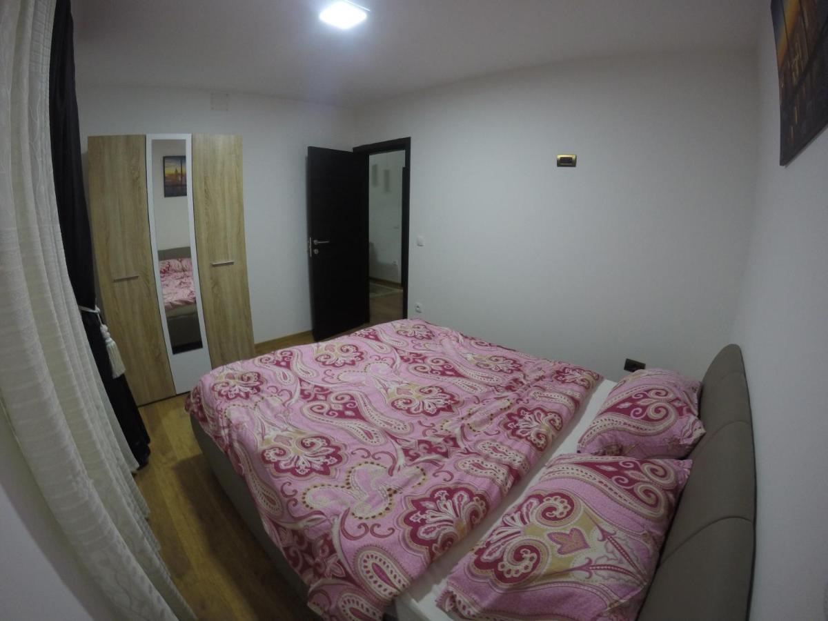 Home In Surčin Eksteriør bilde